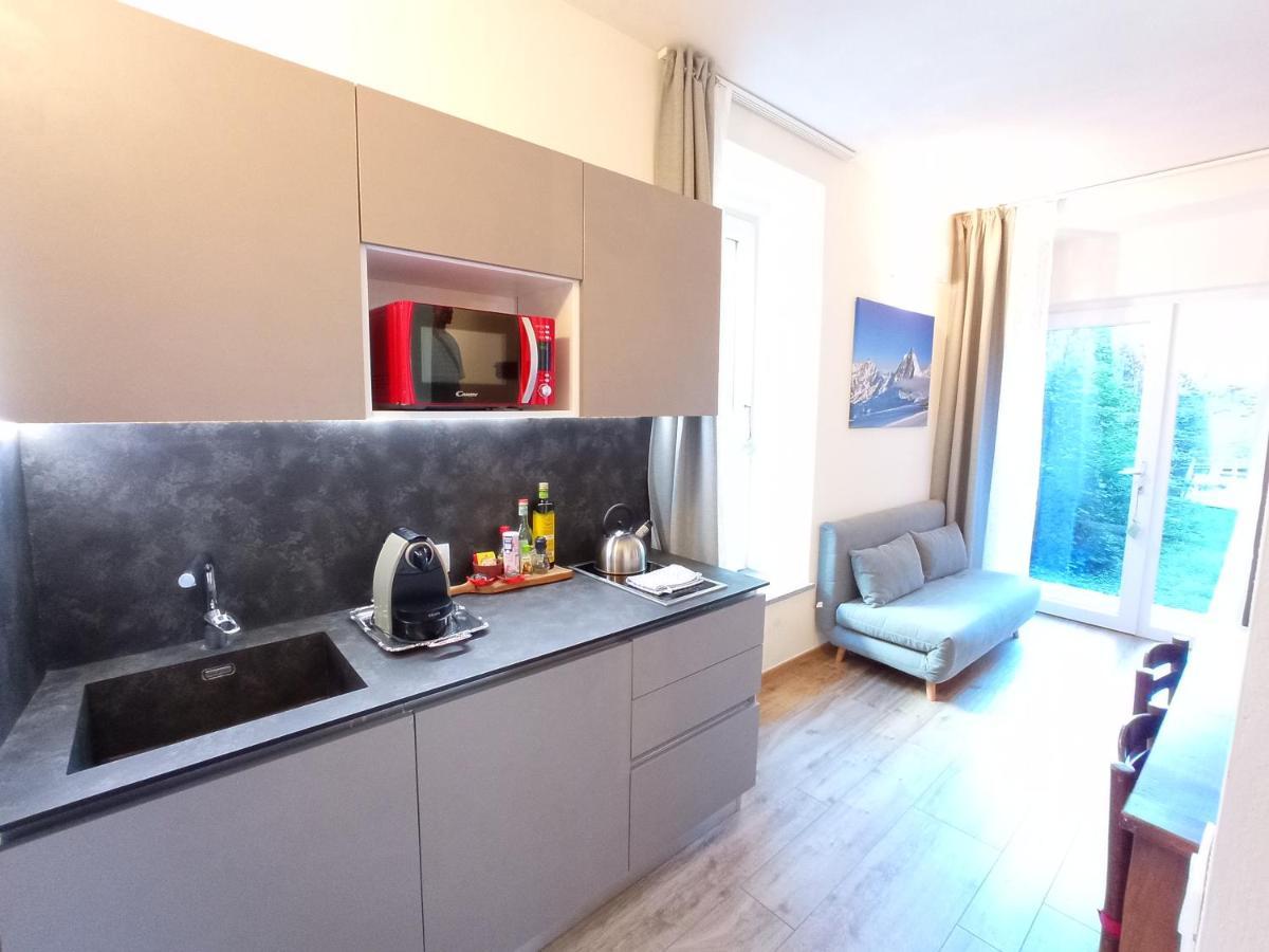 Maison Soleil - Sofia Suite Аоста Экстерьер фото